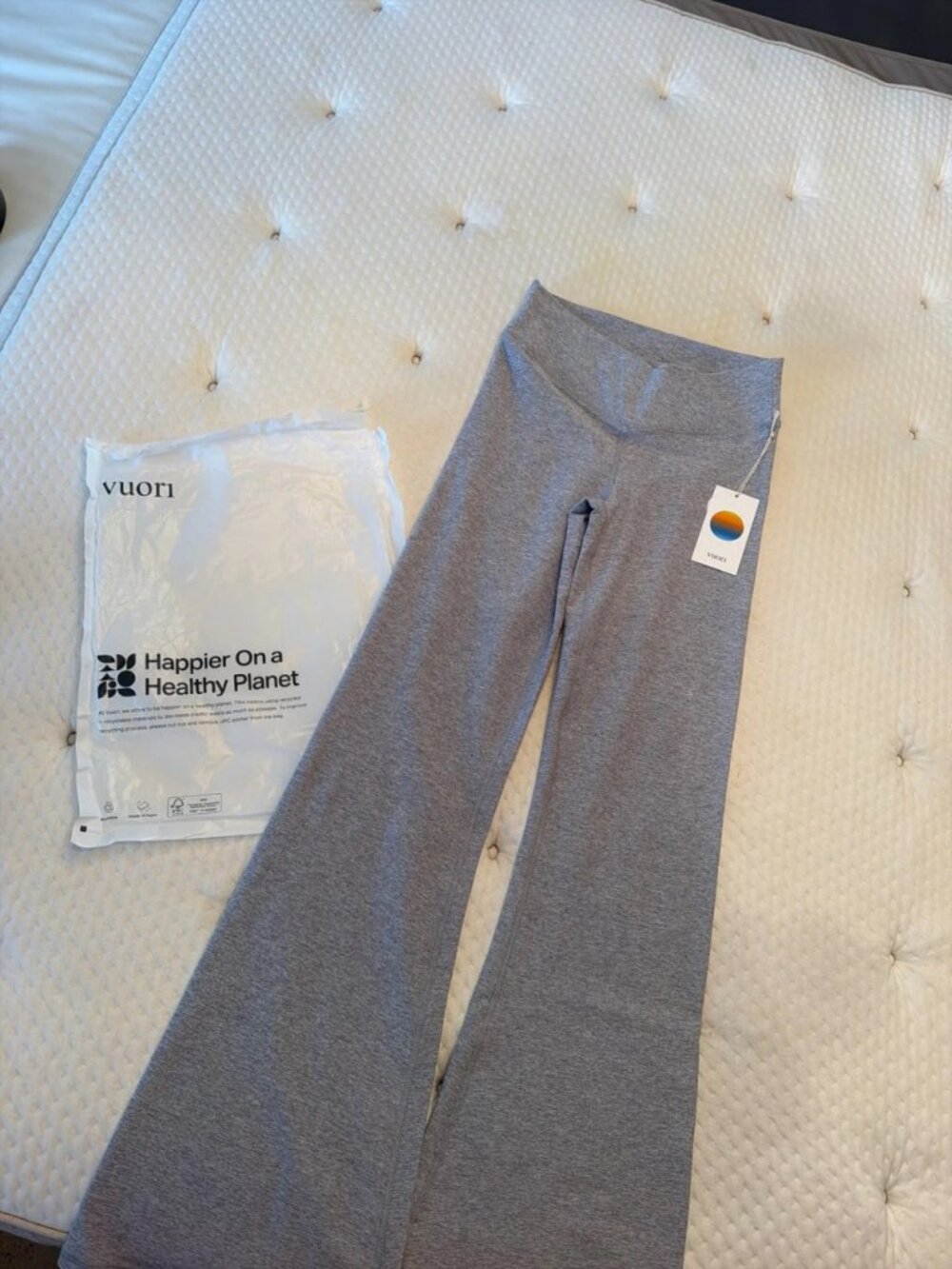 Vuori AllTheFeels Slim Flare Leggings Light Heather Grey Women's Size S